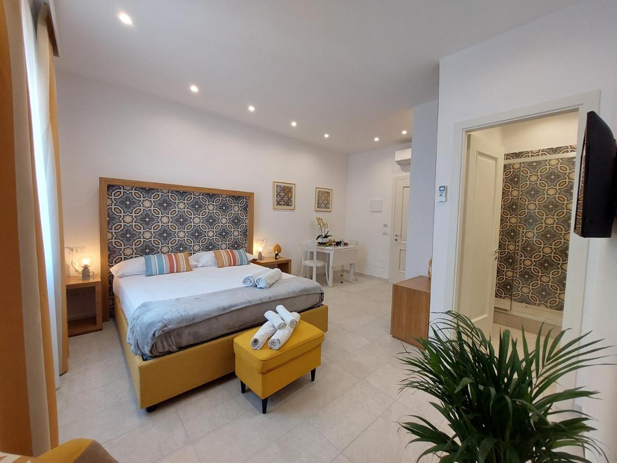 Mistral Luxury Suites Сорренто Екстер'єр фото