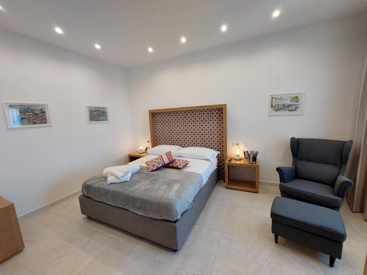 Mistral Luxury Suites Сорренто Екстер'єр фото