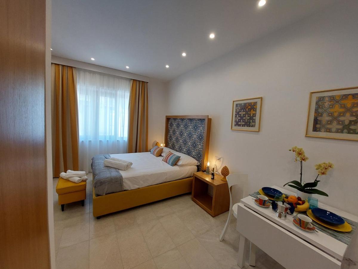 Mistral Luxury Suites Сорренто Екстер'єр фото