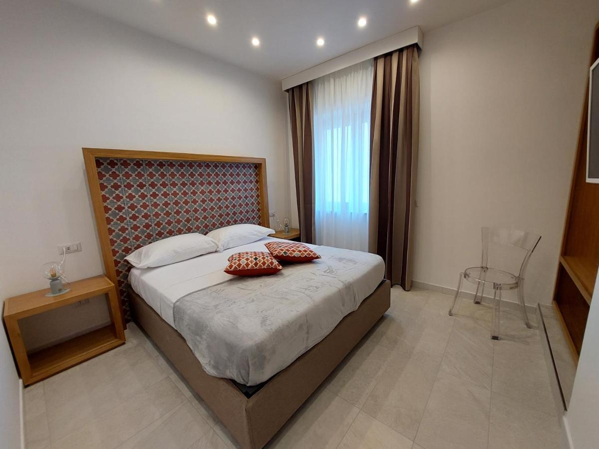 Mistral Luxury Suites Сорренто Екстер'єр фото