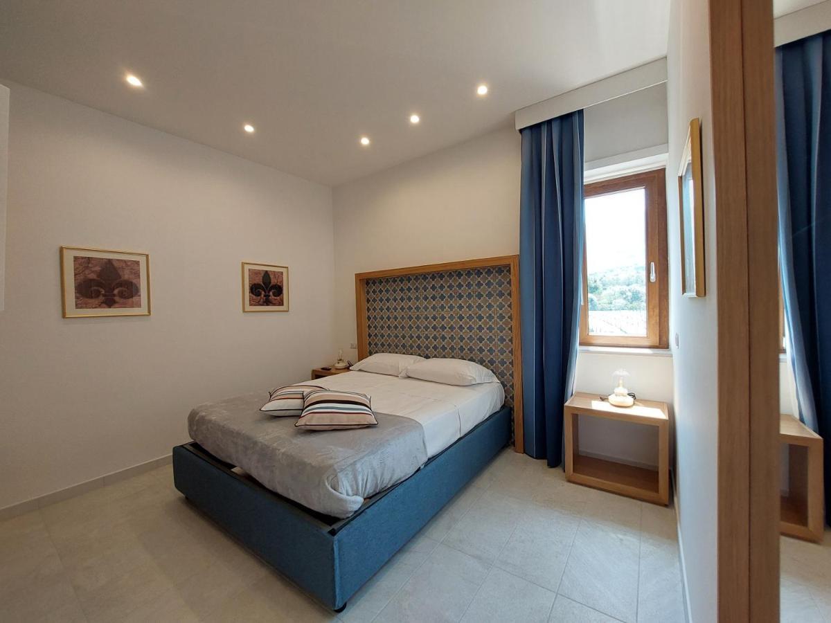 Mistral Luxury Suites Сорренто Екстер'єр фото