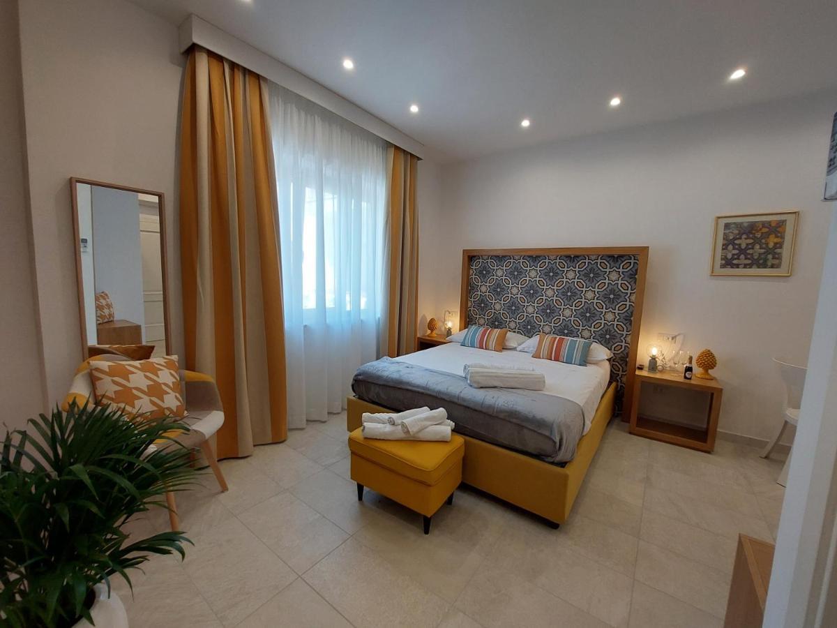 Mistral Luxury Suites Сорренто Екстер'єр фото
