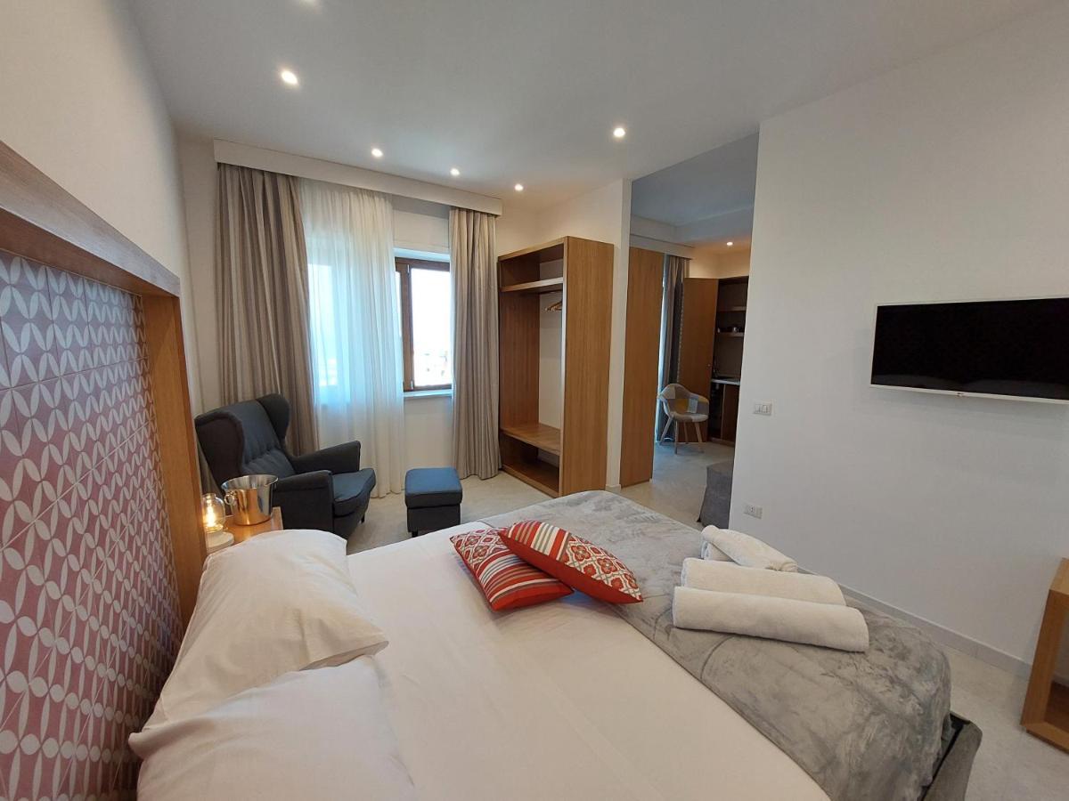 Mistral Luxury Suites Сорренто Екстер'єр фото